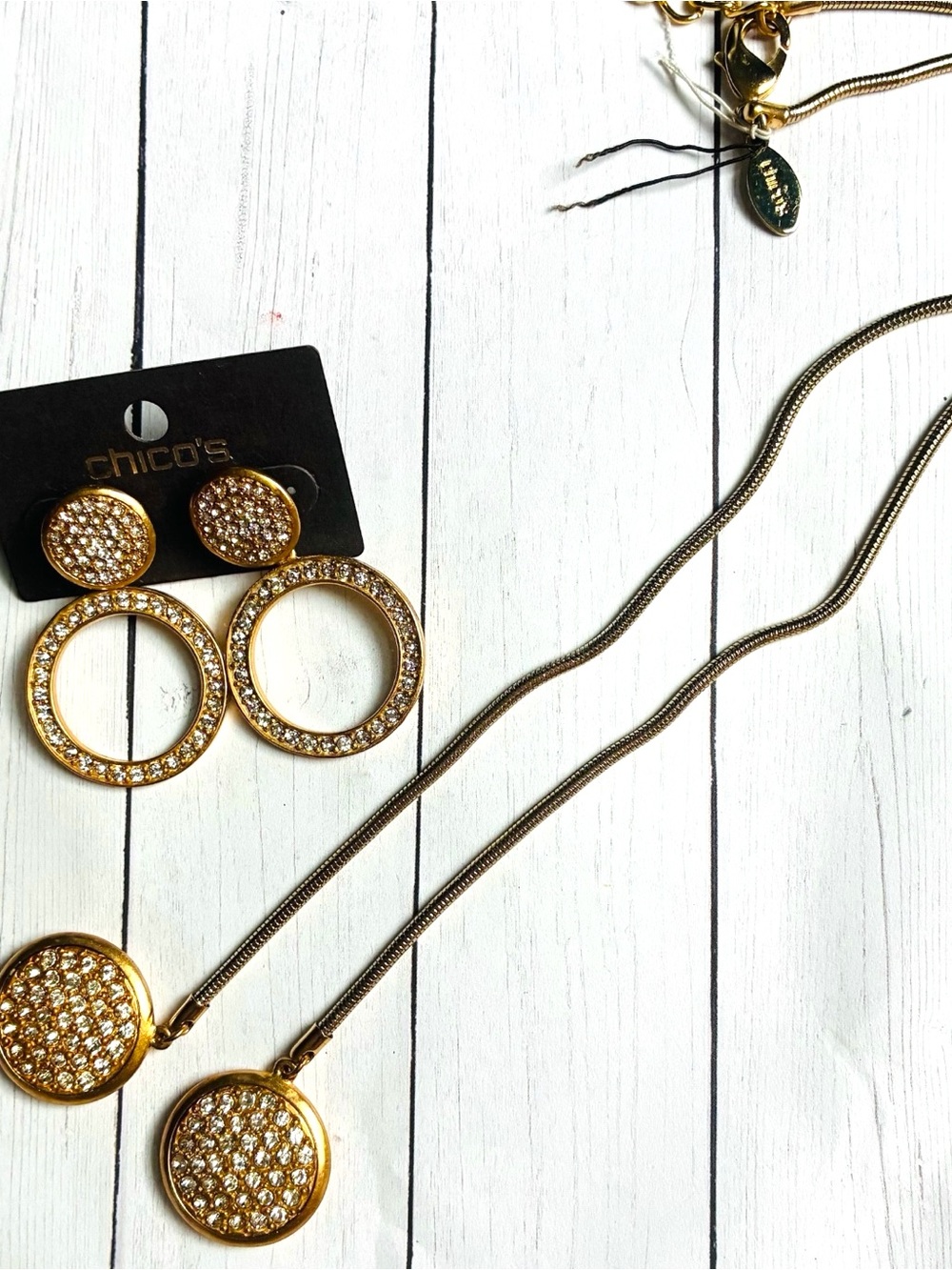 New NWT Chico's Gold Crystal Pavé Circle Lariat Necklace w/ Drop Earrings